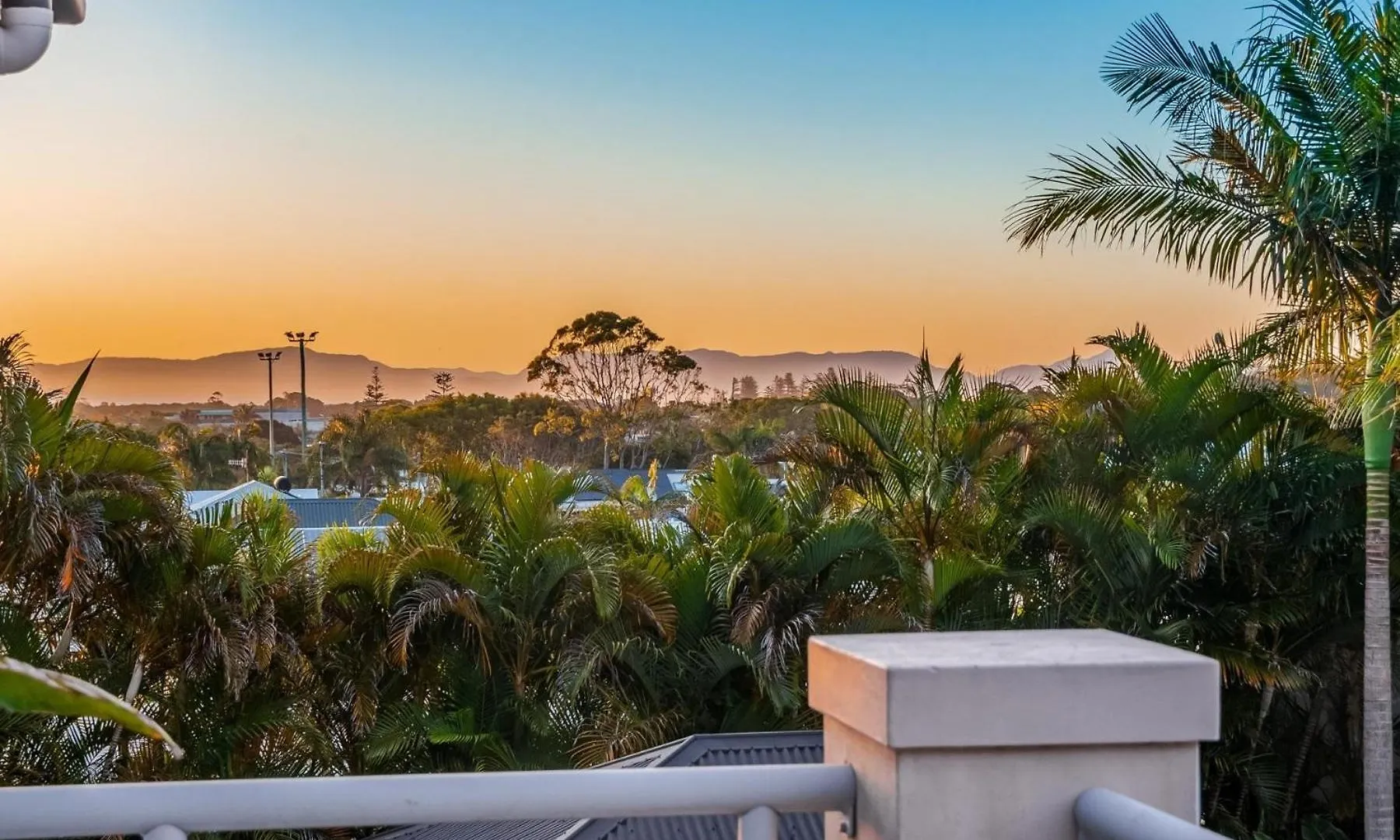 Holiday home Byron Bay Accom - 60 Massinger St Sunset On Massinger